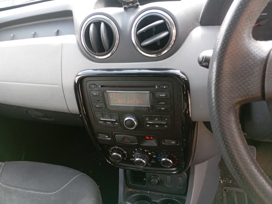 Vând Dacia Duster 1.5 dci