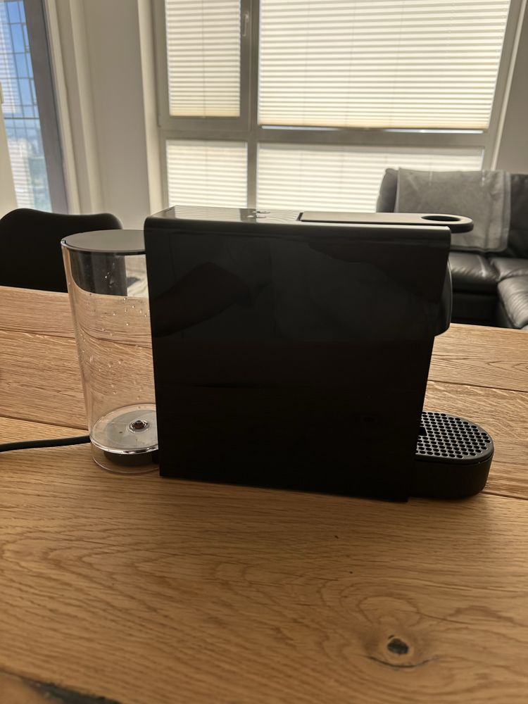 Кафемашина Nespresso Essenza Mini