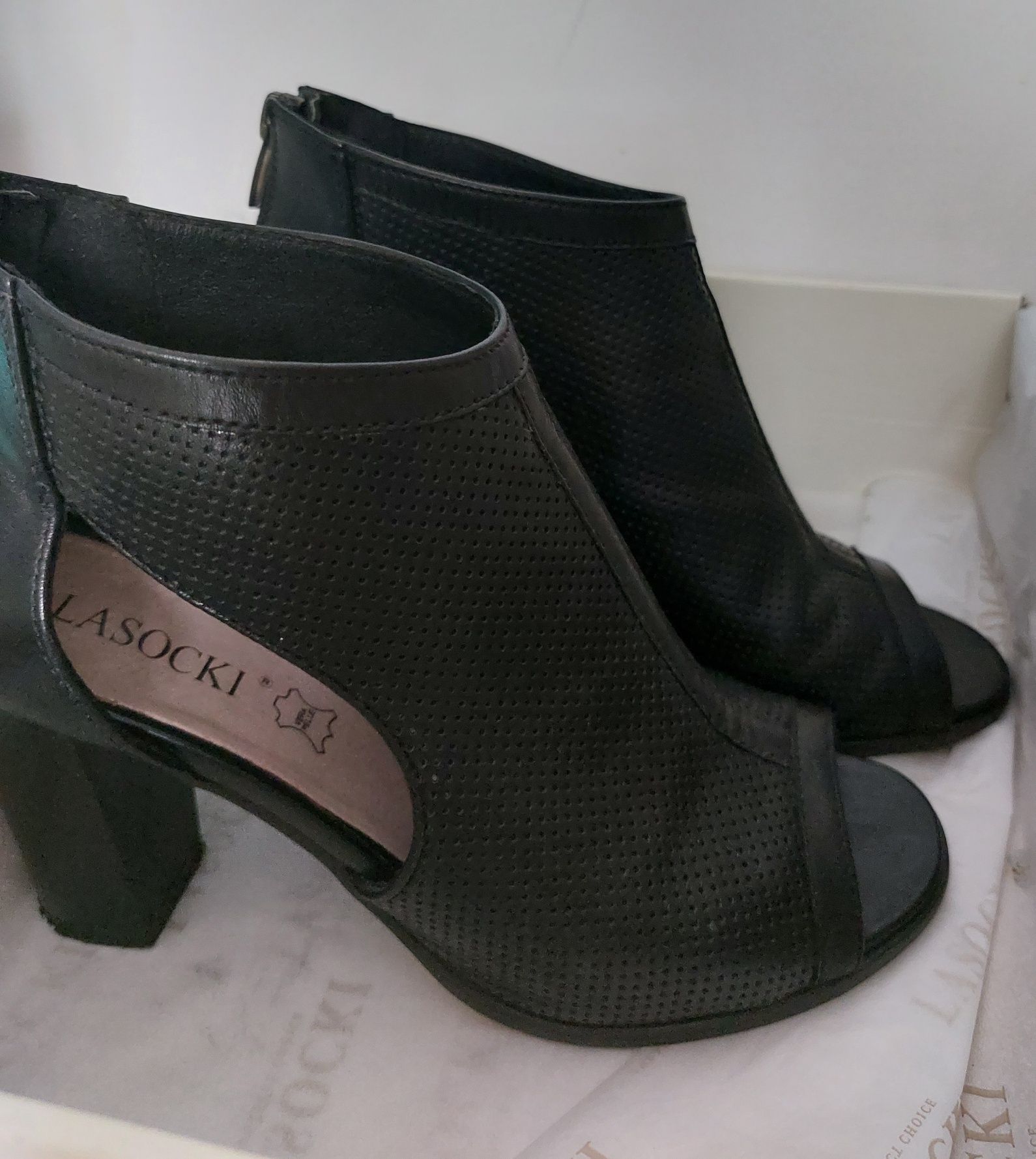 Sandale negre piele Lasocki