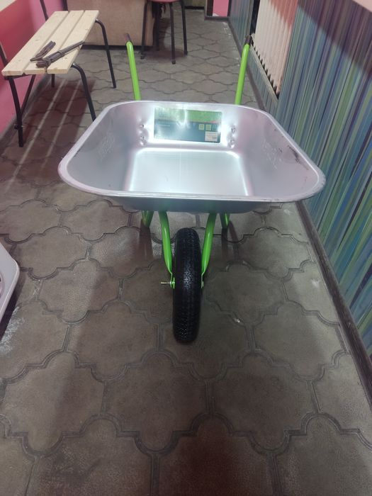 Продаю садовую тележку