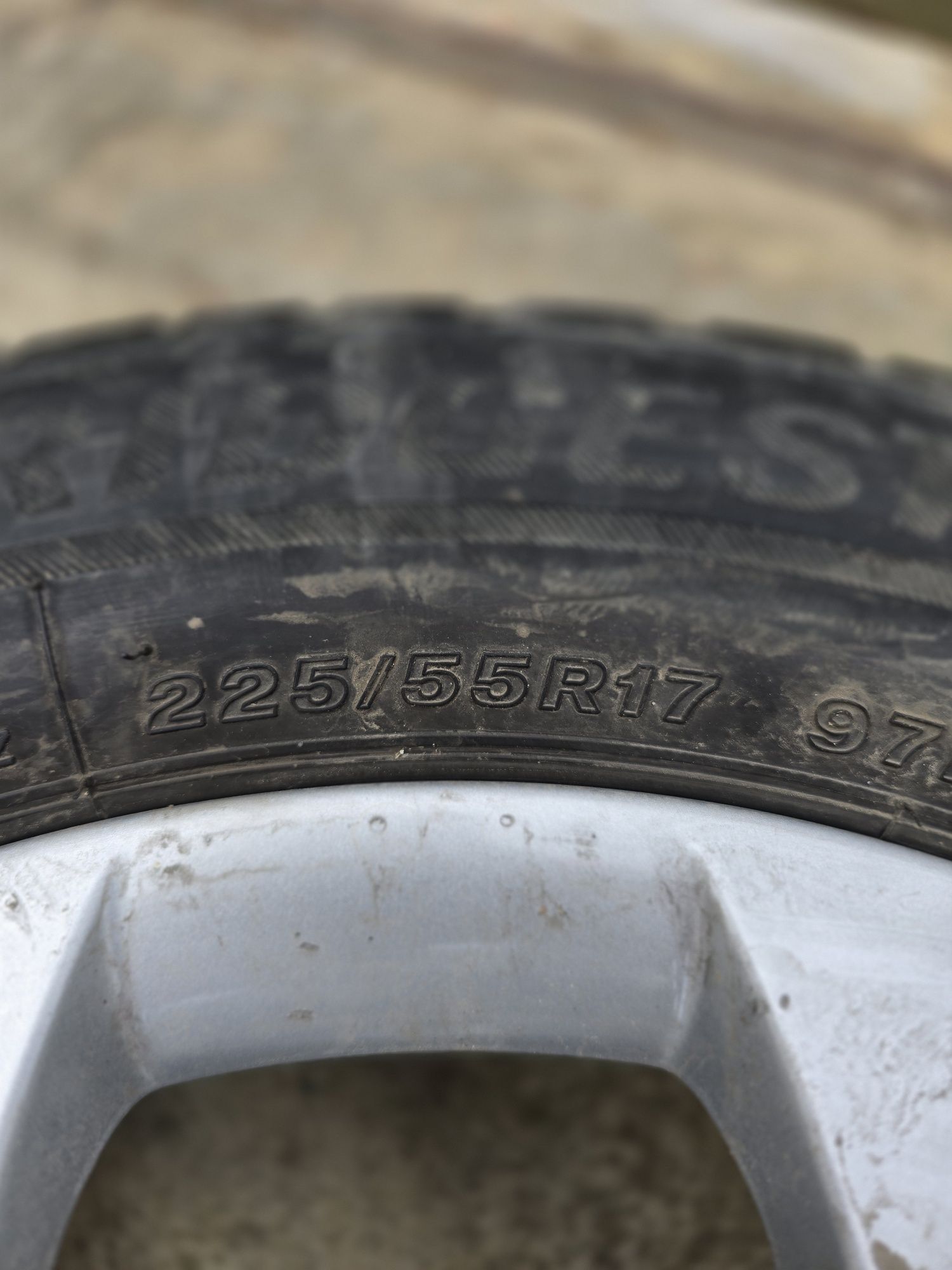 Bridgestone 225/55/17