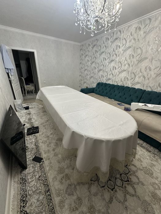 Продам гостиный стол большой покупал за 330 000