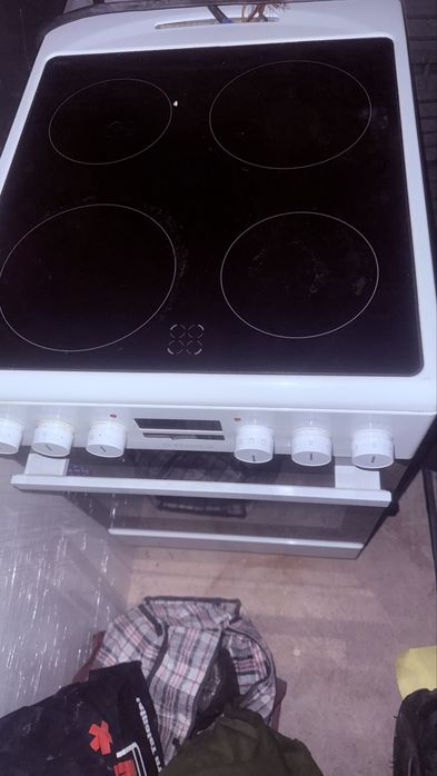 Продам электрическую плиту