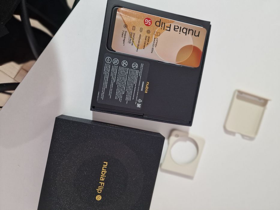 Nubia ZT 5g flip