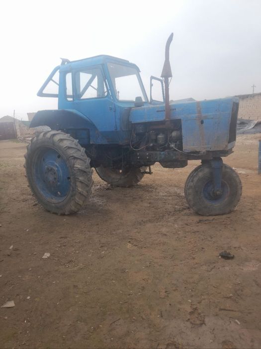 Тирактор соз холда калит билан юради