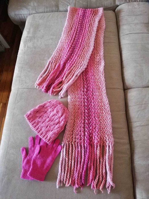 Плетен  шал, шапка и ръкавици дамски или юношески ПАКЕТНА цена