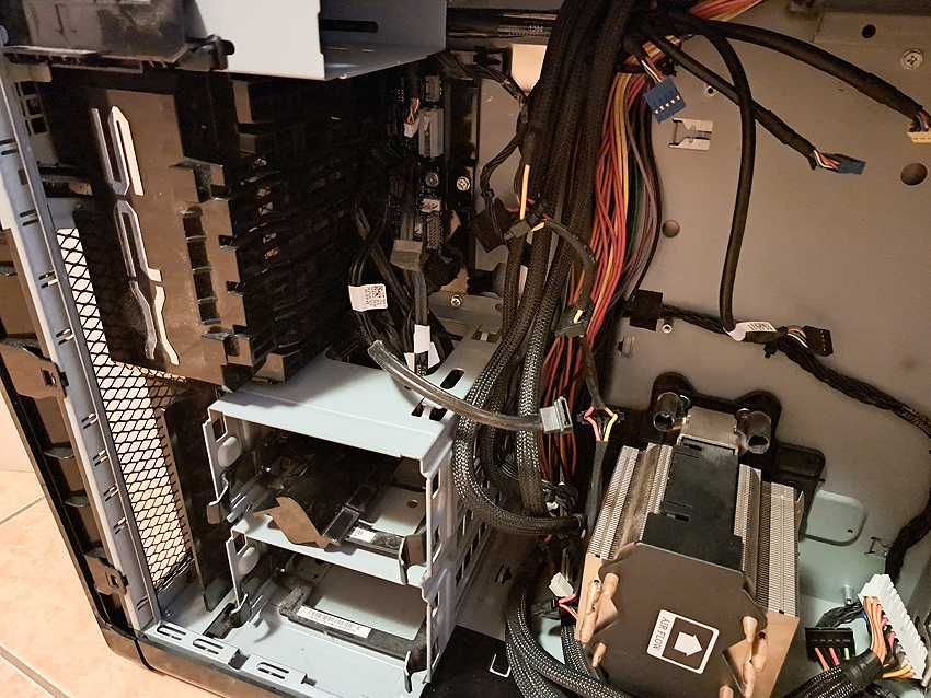 DELL XPS 625 (carcasa + sursa 750w DELL) ech. ALIENWARE (retro 2008)