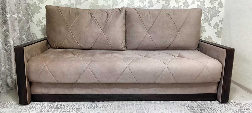 Диван в хорошем состоянии