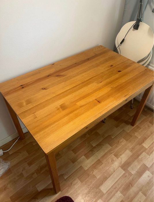 Дървена трапезна маса-118х74см.Маса-масив