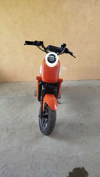 U2 электроскутер