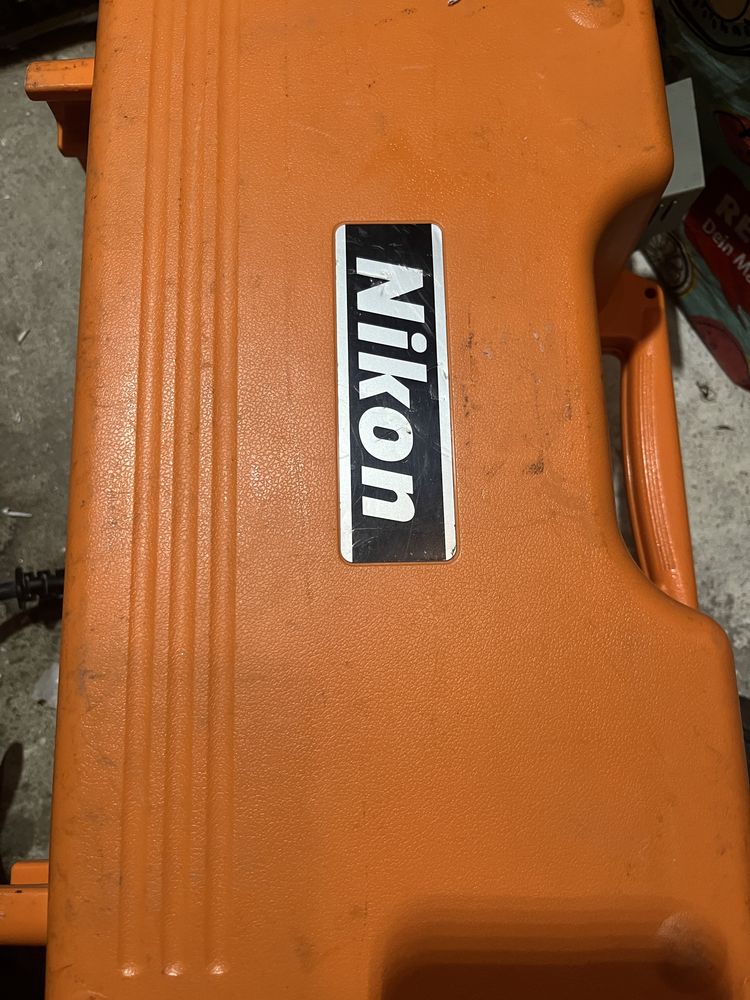 Teodolit Nikon  NE-100
