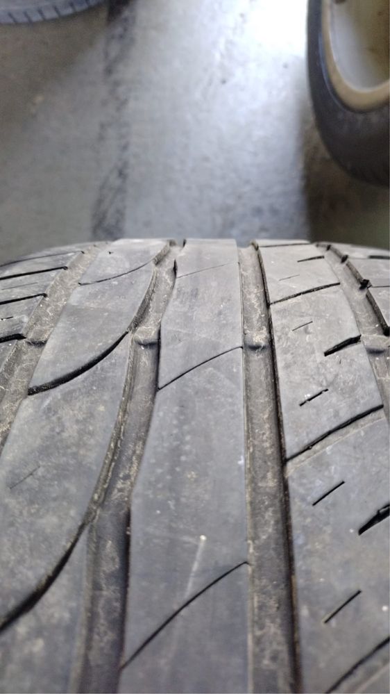 Anvelope Barum 235/45/R17
