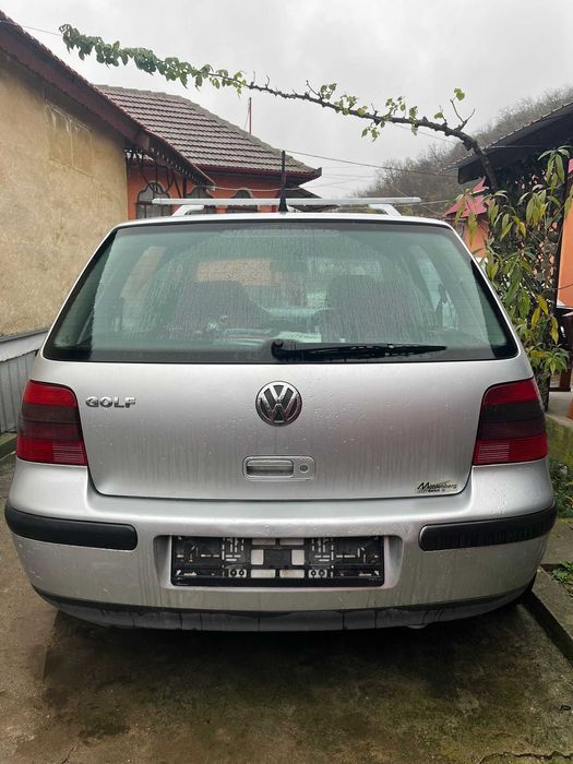 Vând Golf 4 in 16 valve