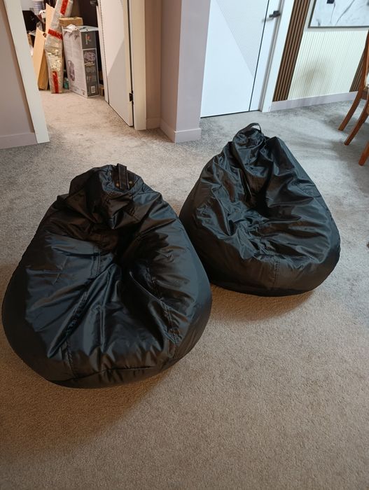 2 пуфика в идеальном состоянии