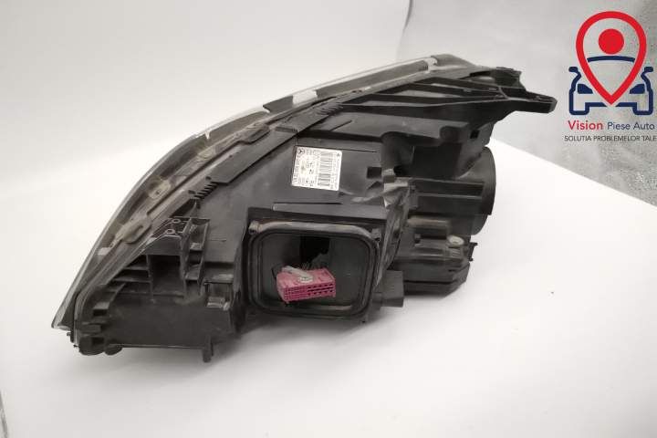 Фар Дясно Оригинален Ксенон Повреден Мерцедес-Бенц / Mercedes-Benz B-C