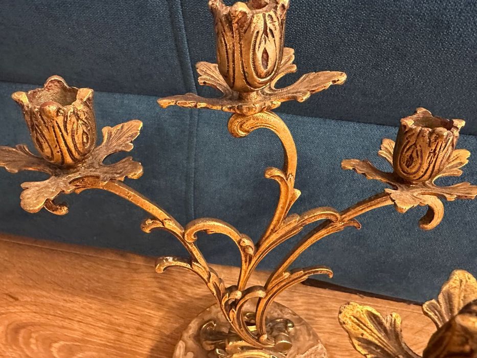 Sfeșnice din bronz și marmura