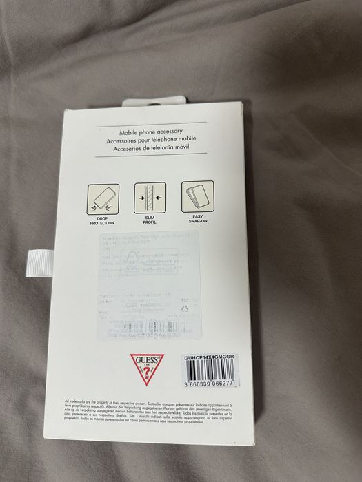 Калъф за телефон и портмоне на Guess