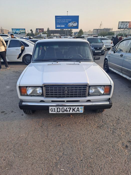 Vaz 2107 sotiladi