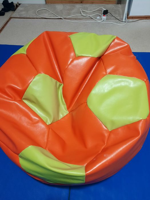 Fotoliu deosebit tip minge care se asorteaza cu mobila dvs