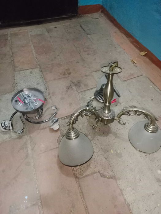 Продам люстры в хорошем состоянии торг