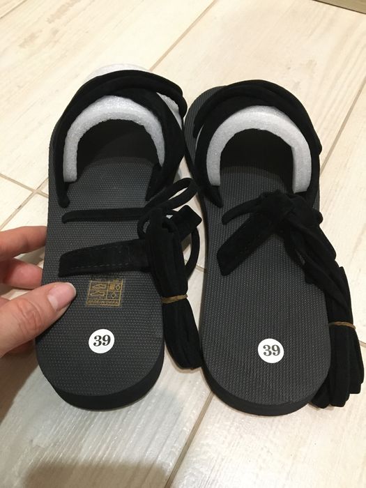 Sandale romane negre