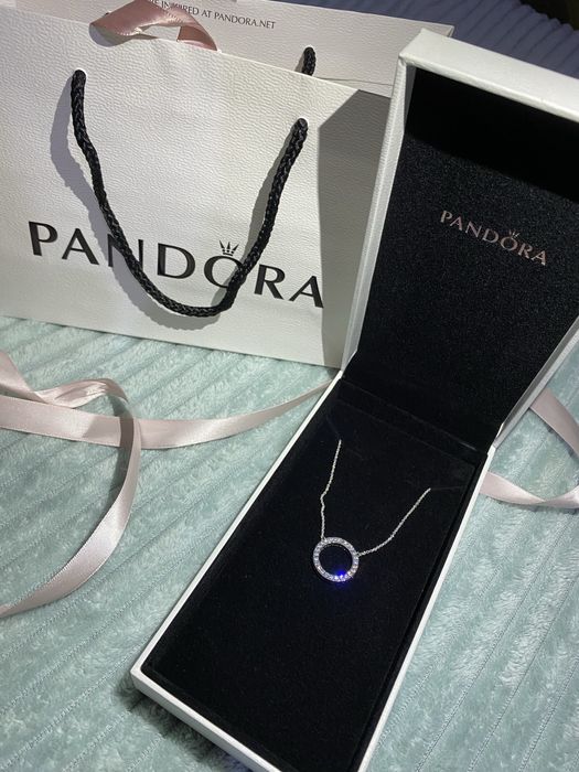 Продам колье пандора оригинал коробка , пакет в комлекте