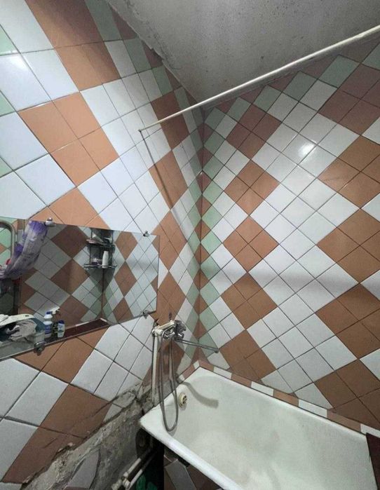 Продажа 3 хона 2 етаж 4 етажл 
Кора камиш 2/4
70 кв
Балкон 1*7