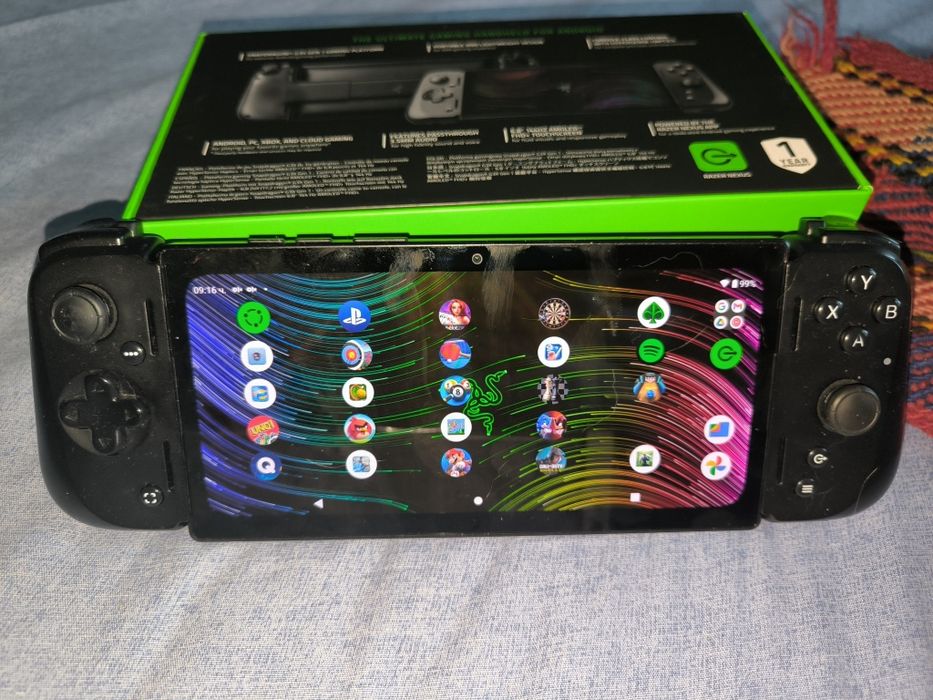 Игрова конзола Razer edge Android 128gb/144Hz в почти ново състоянuе