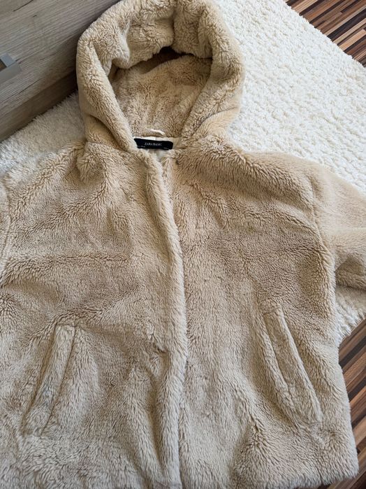 Пухено яке Zara с качулка