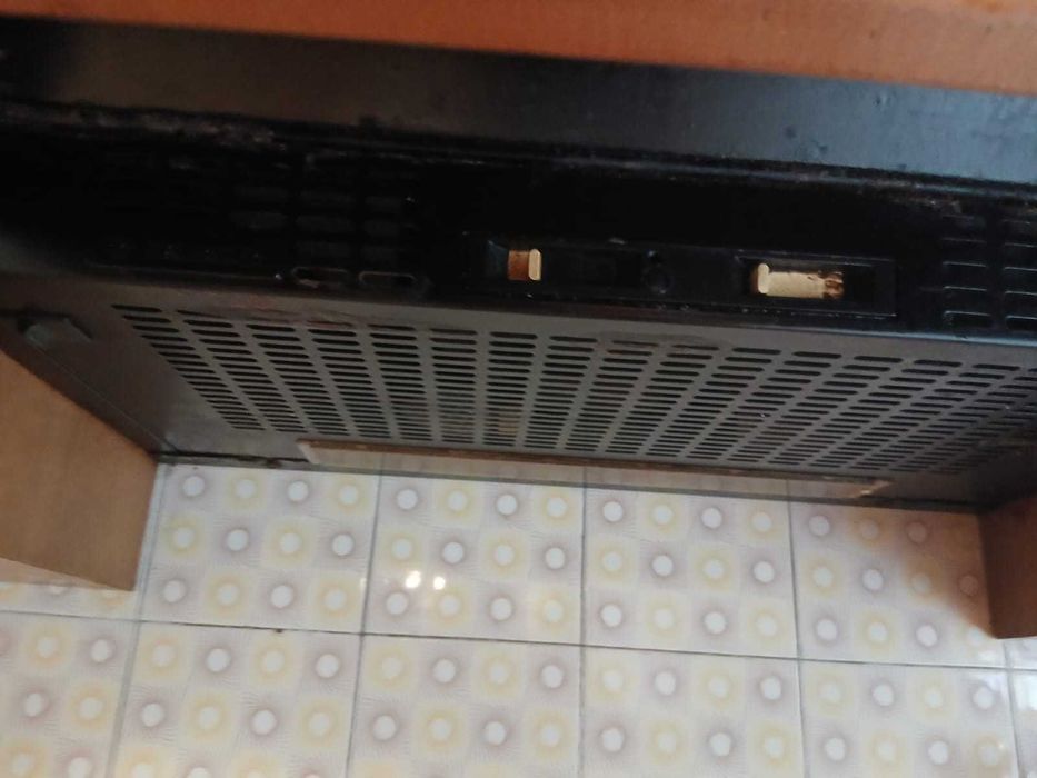 Bucatarie pe Colt cu Masa si 6 Scaune