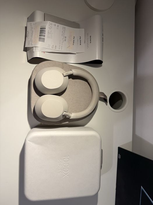 Sony WH-1000XM5 ca noi