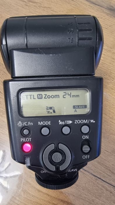 Светкавица Canon 430 EX