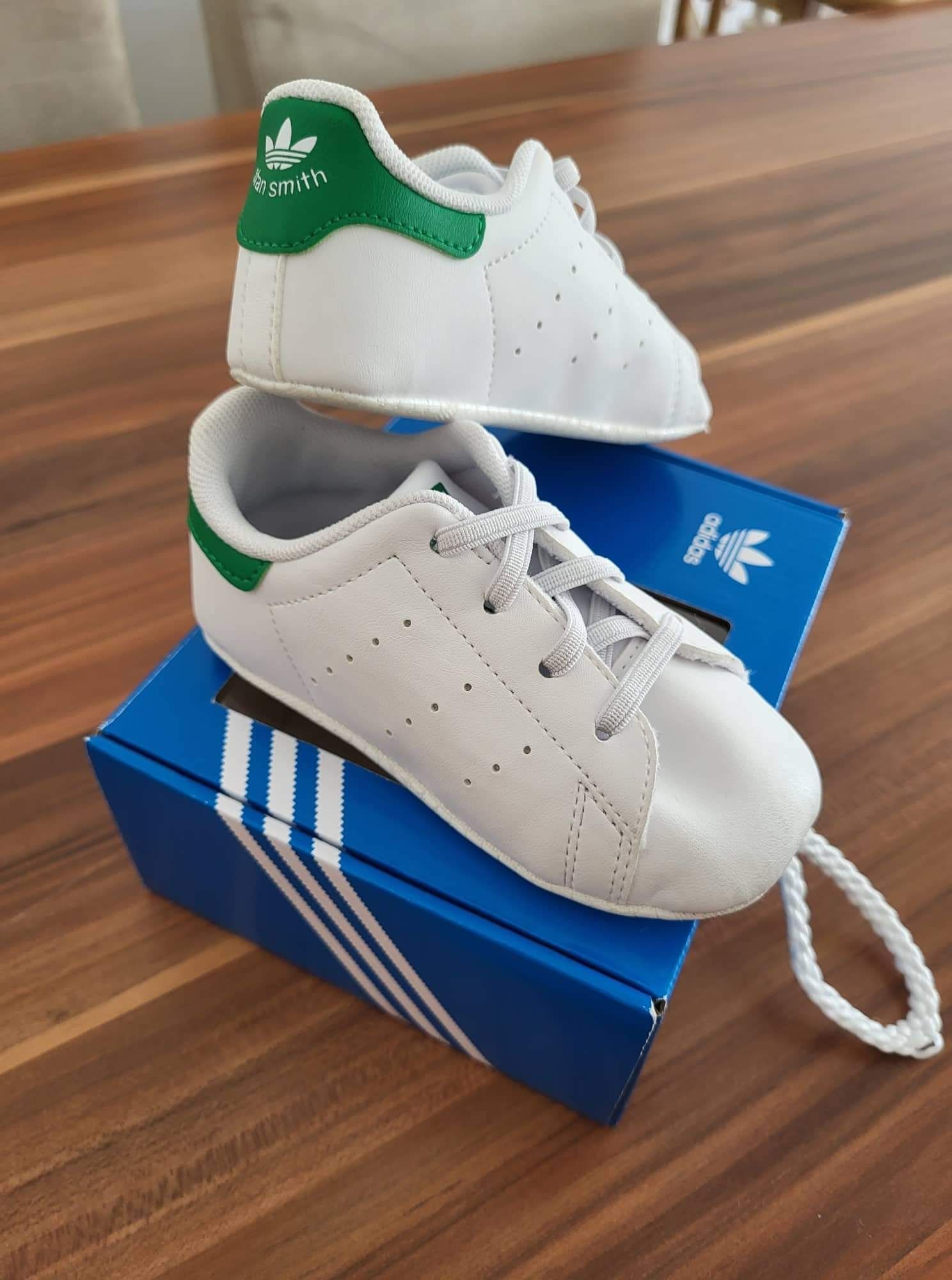 (21) Adidas Stan Smith Crib прохождащи маратонки