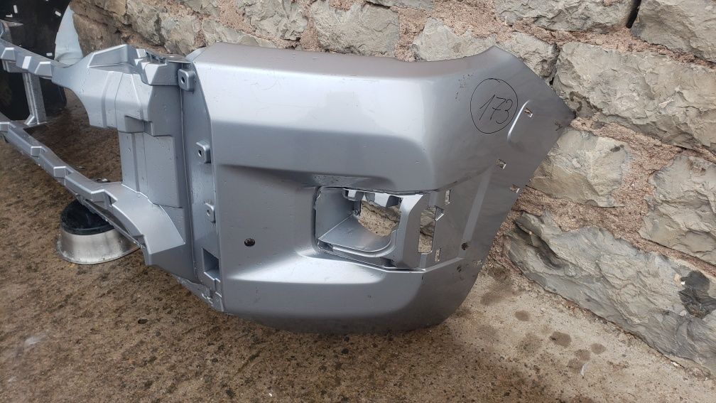 bronq/broni Toyota Hilux 2019-24g.