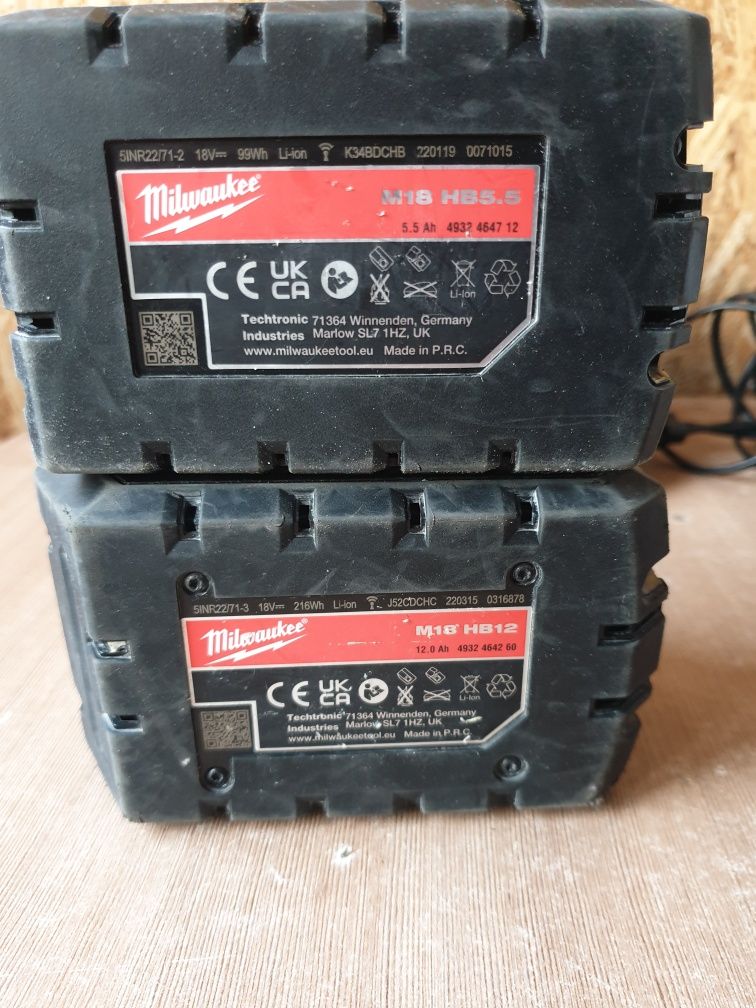 Incarcator +baterii Milwaukee M18