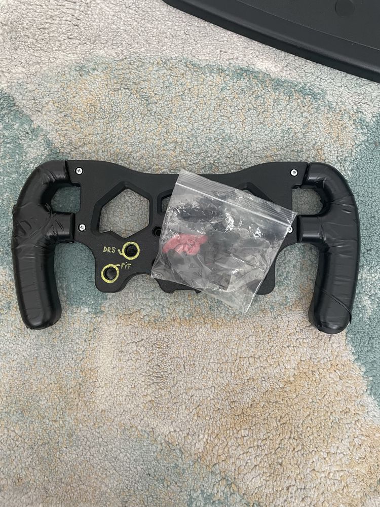 Volan Logitech G29 + Logitech Driving Force Shifter + F1 modification