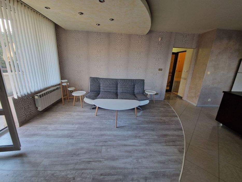 Тристаен апартамент в ж.к. Младост 3! До детски градини и магазини!