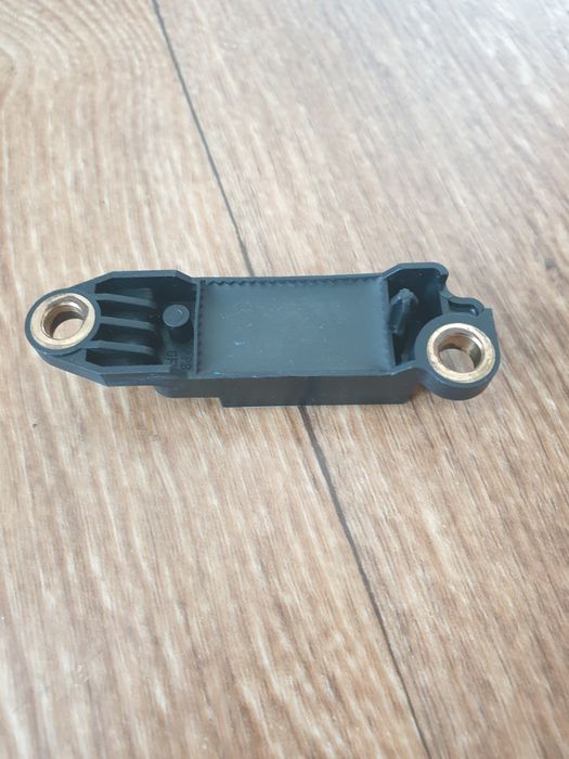 Продавам датчик 8D0959643A  еърбег Ауди А4