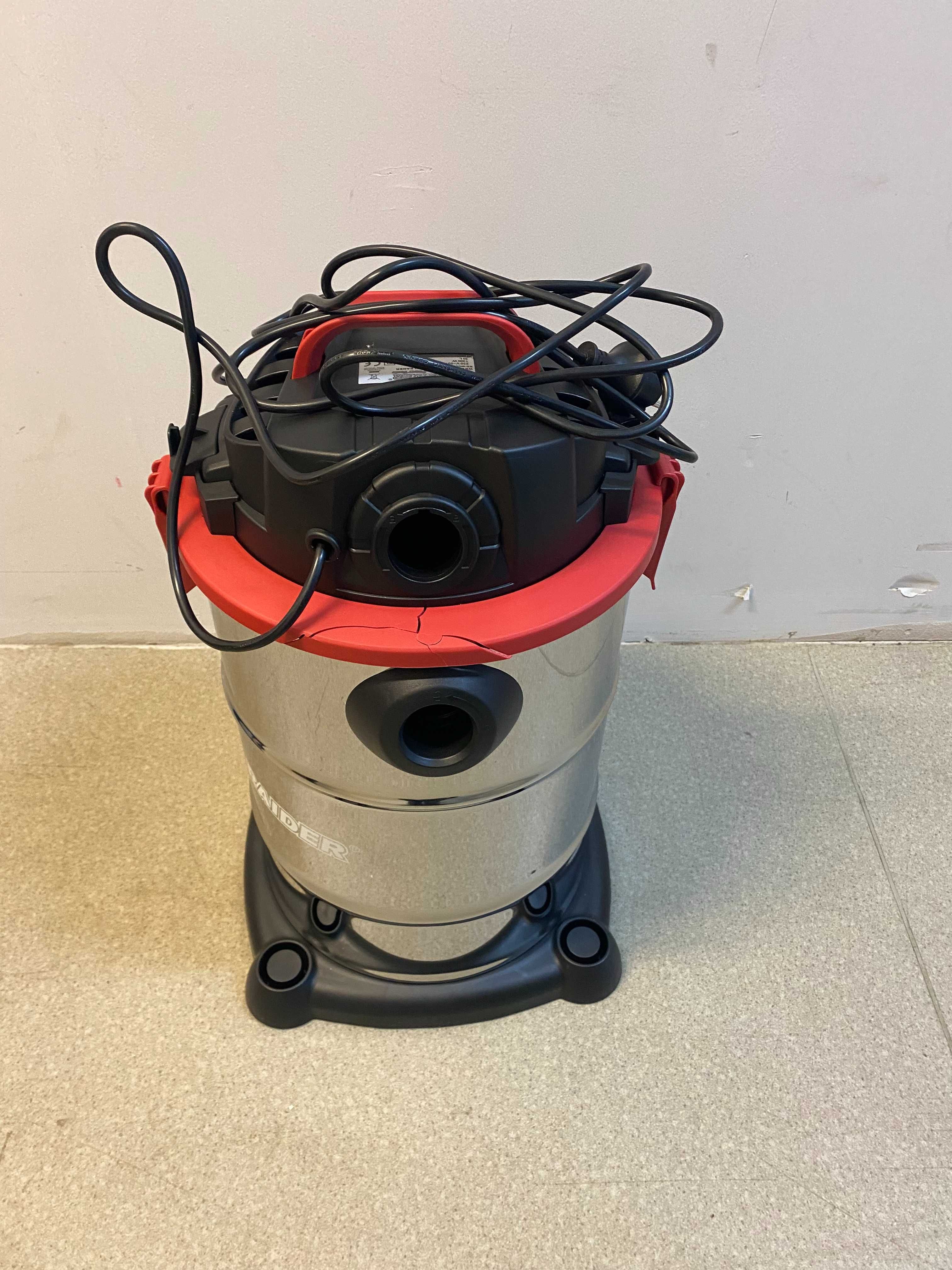 Прахосмукачка за сухо и мокро 1300W 30L/Прахосмукачк за пепел 600W 10L