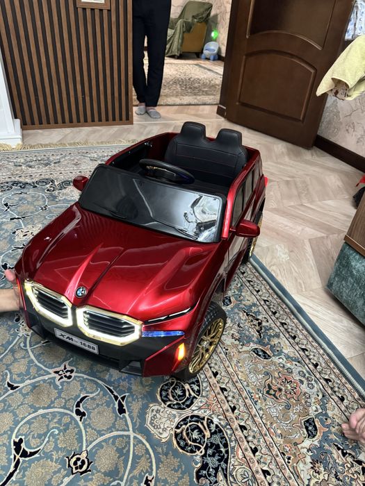 Машина с пультом управления