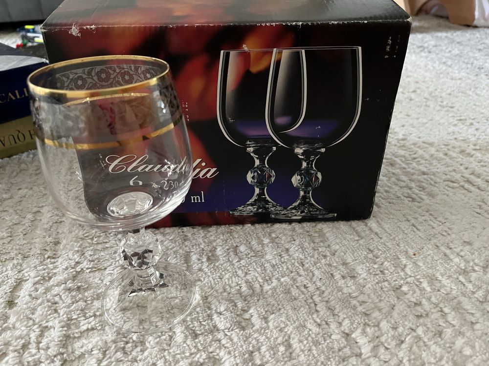 Продам сандык, посуду