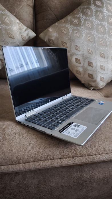 HP Envy x360 2-in-1 Laptop 14-es0xxx