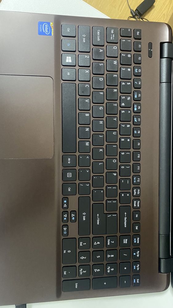 Laptop Acer Aspire e5-511 512 gb HDD 4 gb RAM