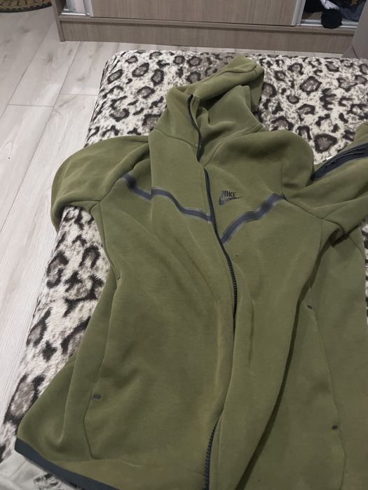 Bluza nike tech fara fermuar!!!