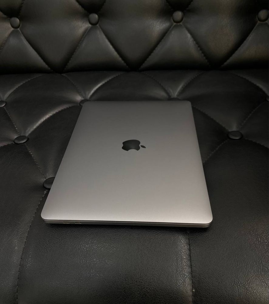 Apple MacBook Pro M1 8/256GB 2020 года в идеальном состоянии