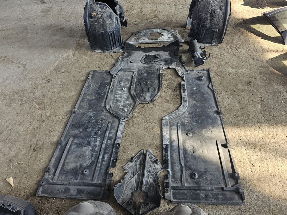 Кори под мотора подкалник подкалници бмв е60 е61 кора