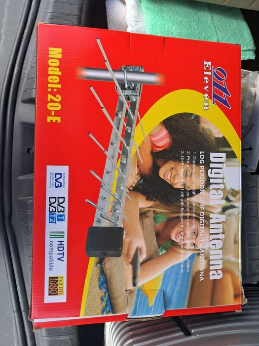 Antena TV de casă cu elemenți