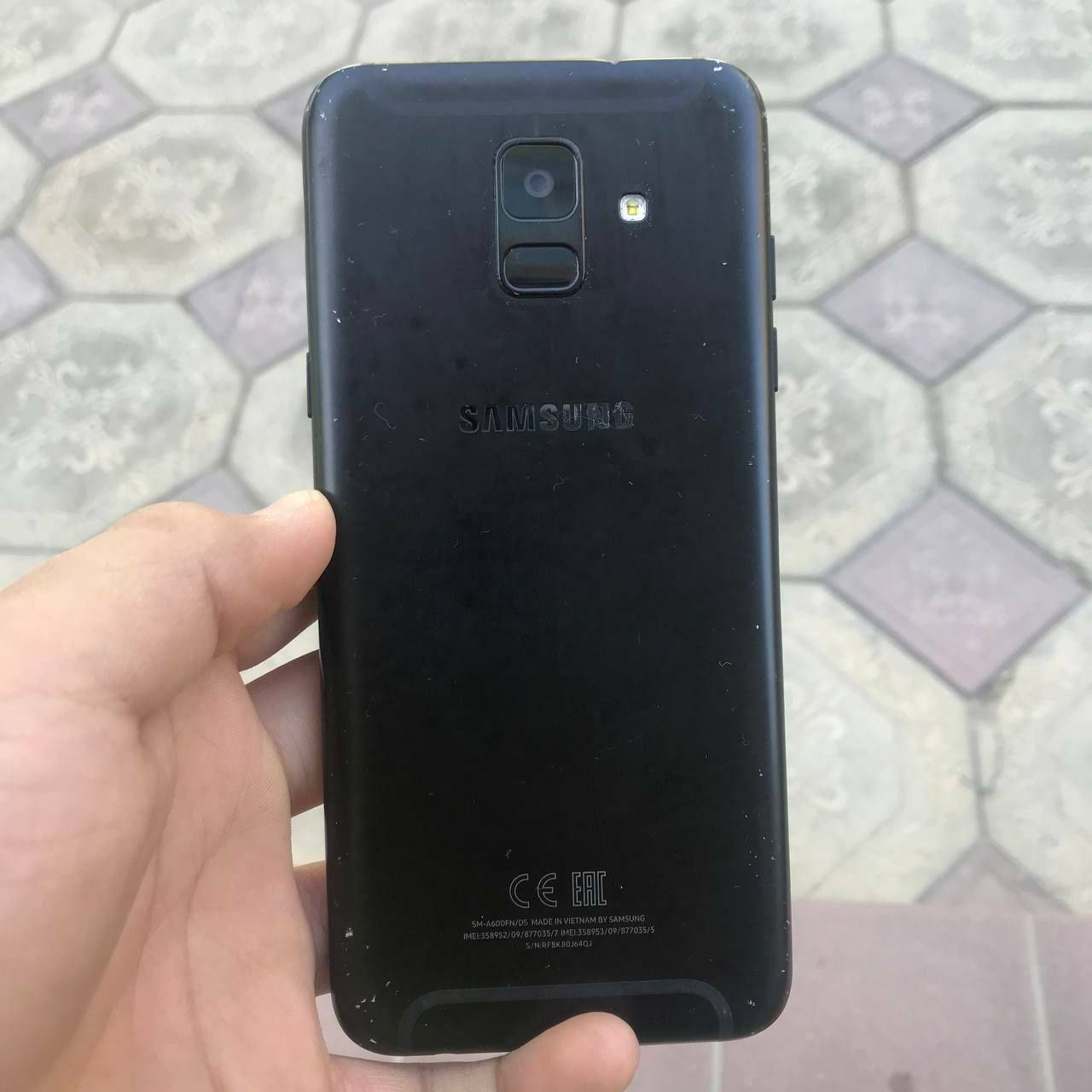 Samsung galaxy j6 4/32gb