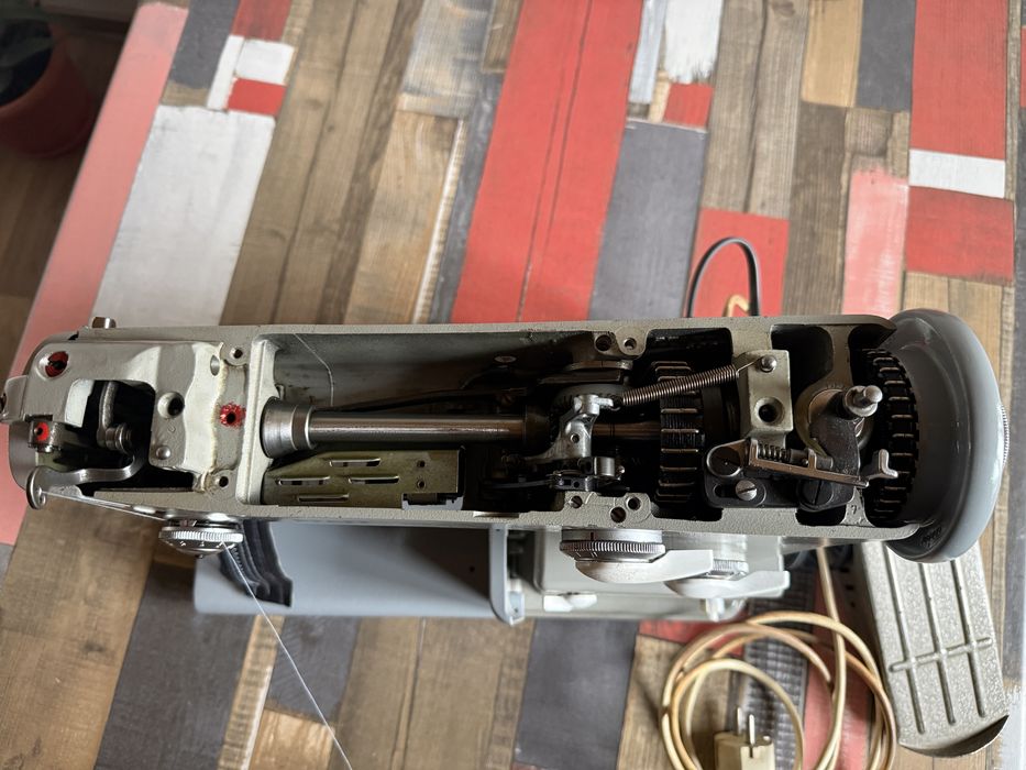 Masina cusut Pfaff 360