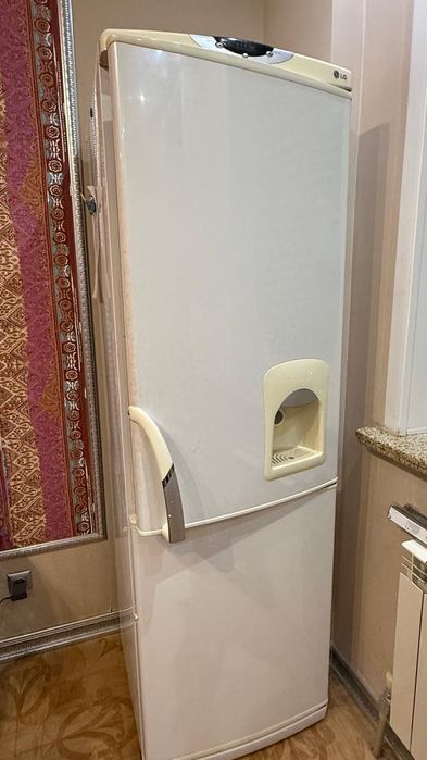 Холодильник  LG в хорошем состоянии